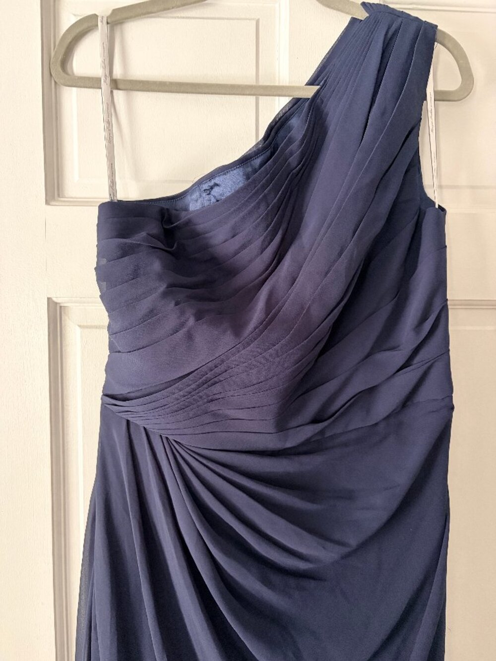 Monique Lhuillier Bridesmaids asymmetric one-shoulder pleated maxi gown size 10